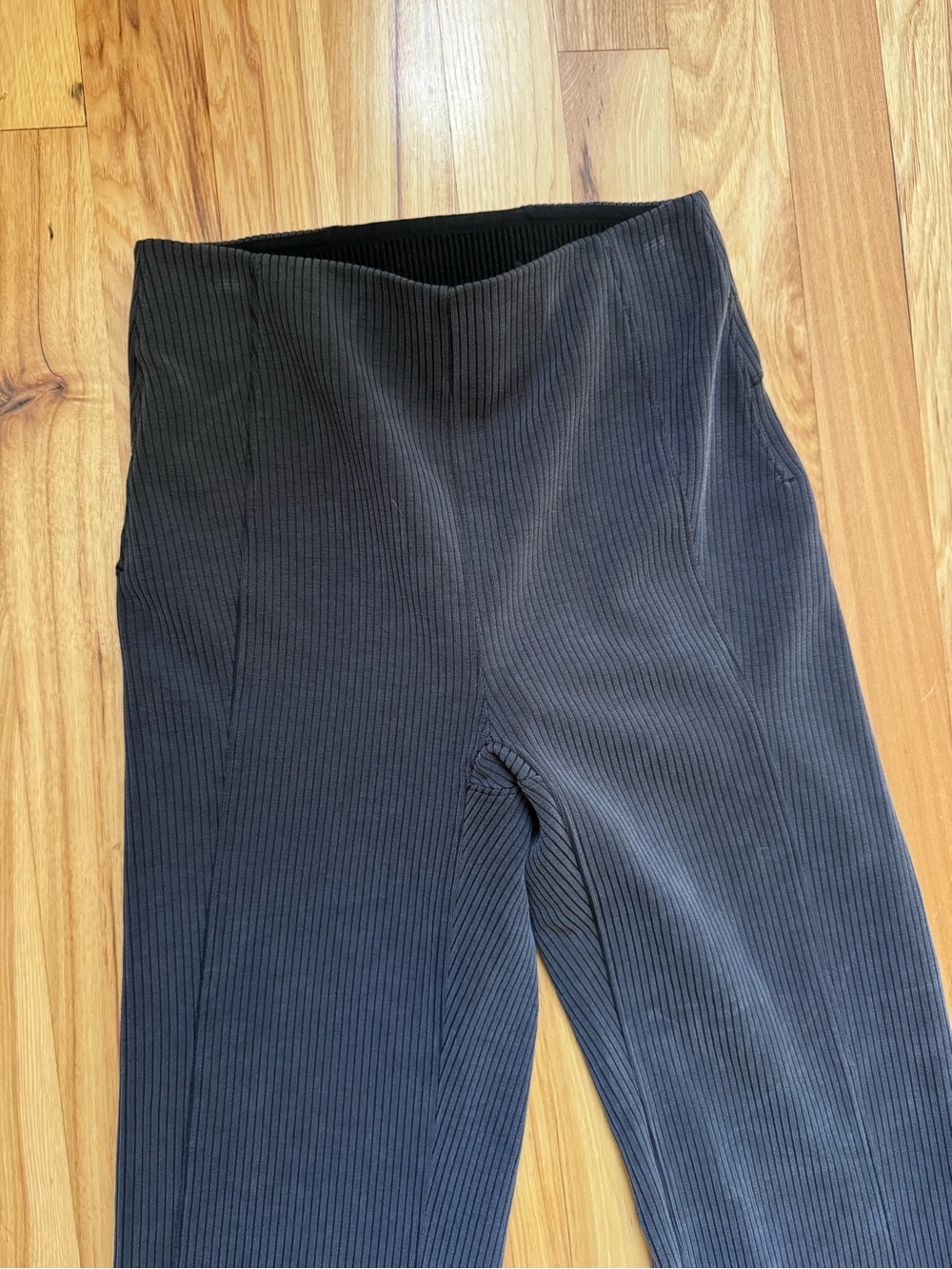 Lululemon Ribbed Softstreme Flared Pants in black size 2 - Picture 5 of 7